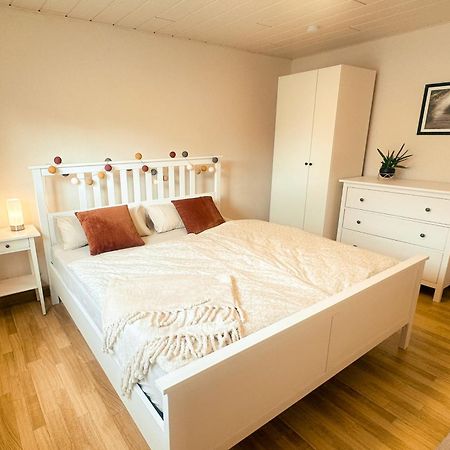 Gemuetliche Ferienwohnung In Der Eifel - Naehe Mosel Bausendorf Exterior foto